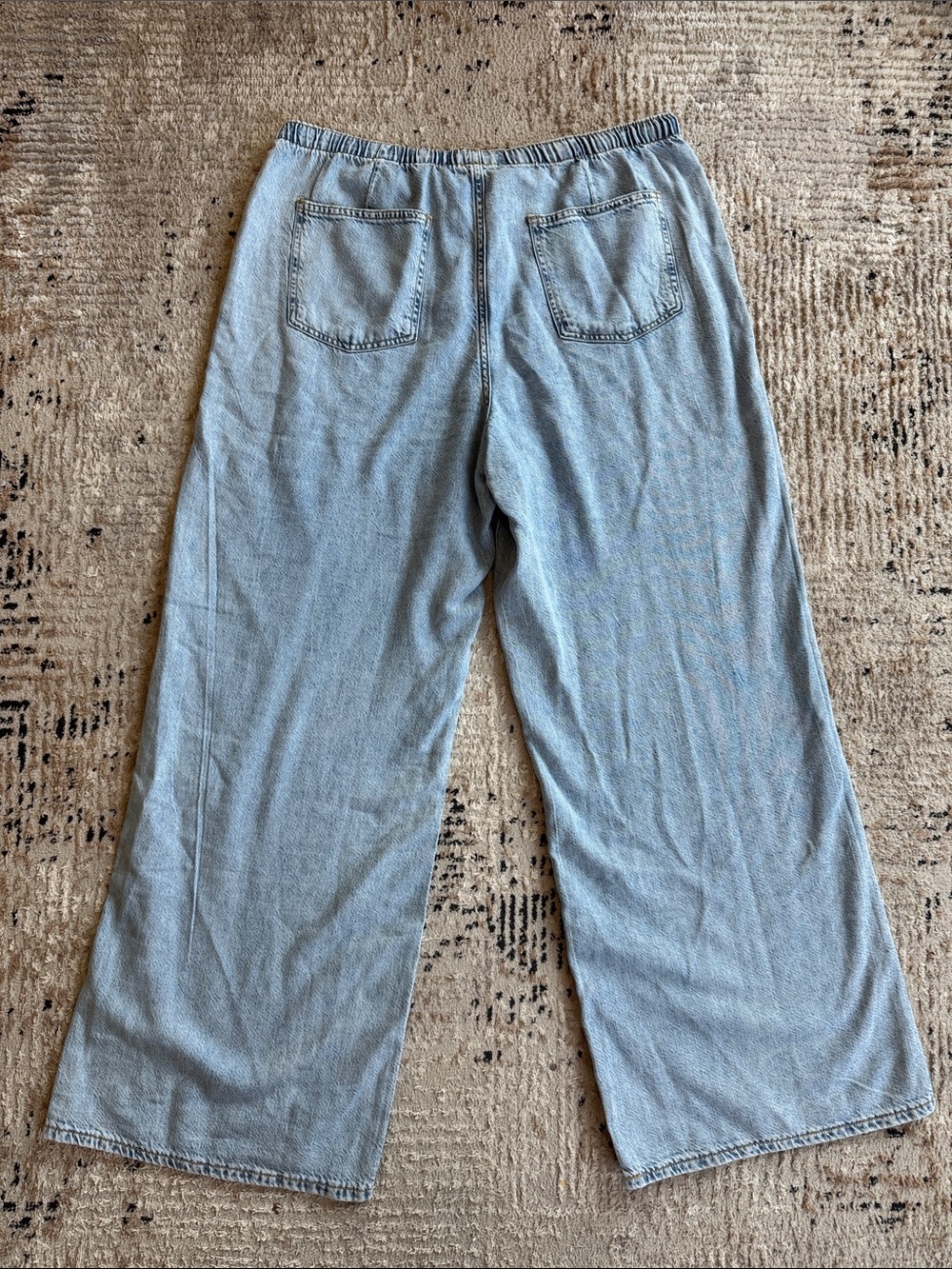 GAP Mid Rise Soft Pull-On Wide-Leg Jeans - Picture 3 of 8
